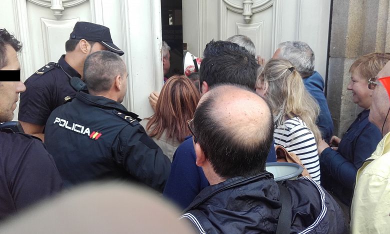 2016 06 16 ProtestaConvenioLimpezaDeputacionOurense05.jpg